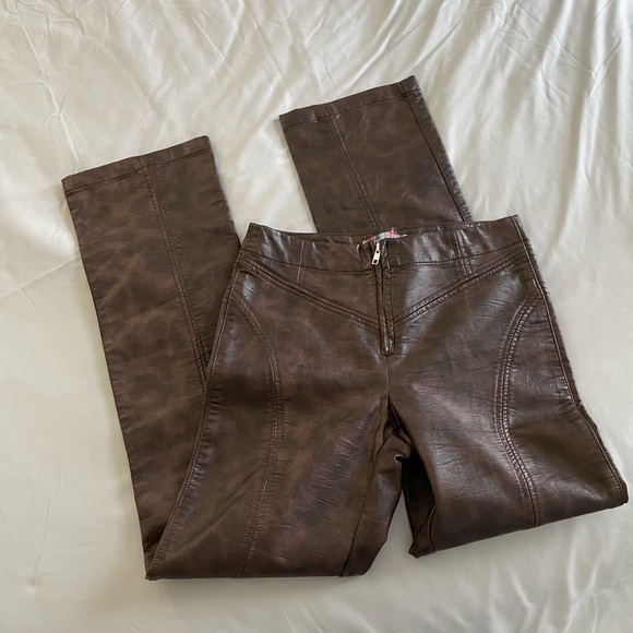 NWOT ✨ | URBAN OUTFITTERS FAUX LEATHER PANTS 👖 - Picture 6 of 16